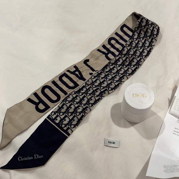 DIOR SCARVE - Picture 8 of 8